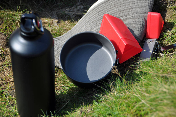 Camping kachel en apparatuur - Foto, afbeelding