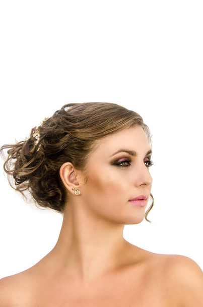 Bride makeup and hairstyle - Foto, afbeelding