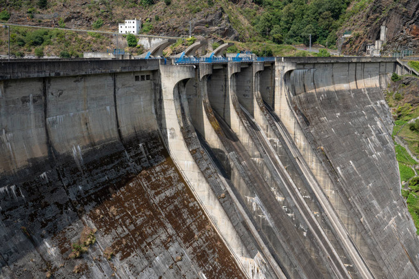 Energía verde, central hidroeléctrica
 - Foto, Imagen
