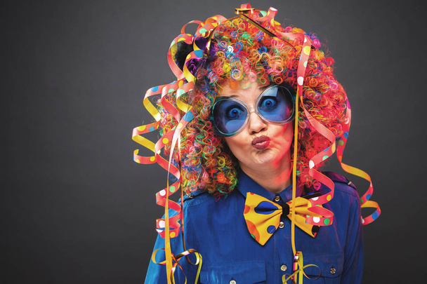 Portrait of beautiful woman in wig and  glasses - Valokuva, kuva