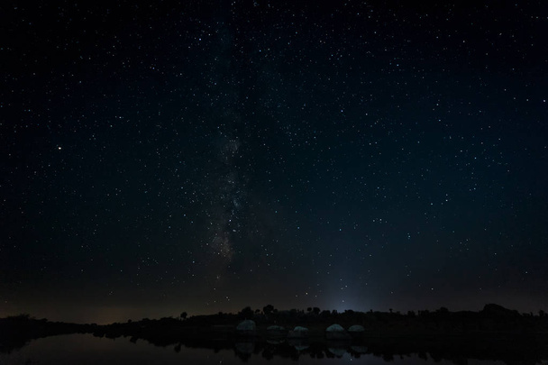 Photographie nocturne dans la zone naturelle de Barruecos. Estrémadure. Espagne. - Photo, image