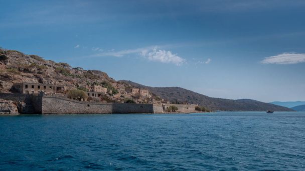 Isla Spinalonga, la histórica colonia de leprosos abandonada en el NE de Creta
 - Foto, Imagen