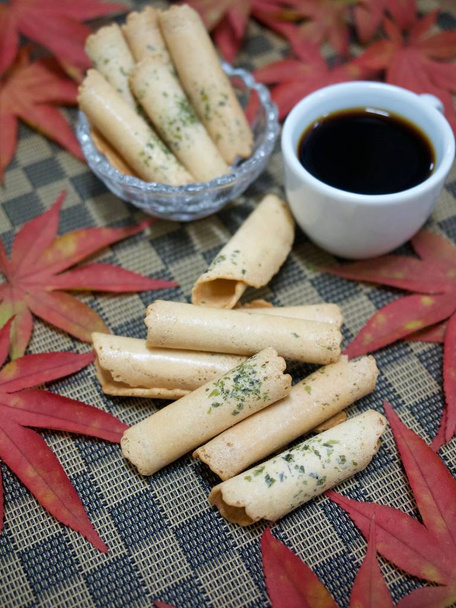 Aasialainen perinteiset makeiset senbei, riisi krakkausyksikkö - Valokuva, kuva