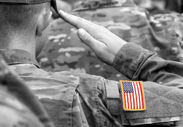 US soldier salute. US army. US troops - Фото, изображение