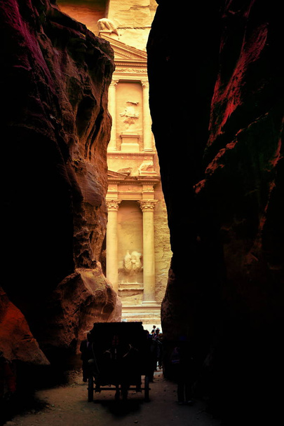 De schat Al Khazneh in Petra - Foto, afbeelding