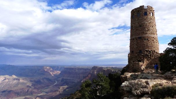 Aavikkonäköala Vartiotorni Grand Canyonin kansallispuiston reunalla Arizonassa, näkymä Colorado-joelle
 - Valokuva, kuva