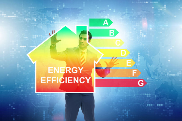 Homme d'affaires dans le concept d'efficacité énergétique - Photo, image