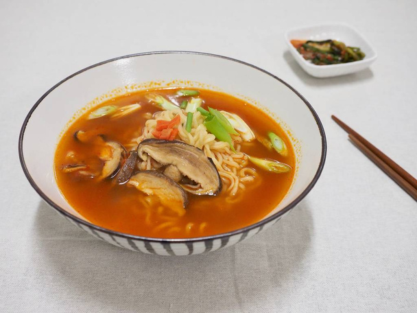 Asiático comida ramen, Instant Ramen
 - Foto, Imagem