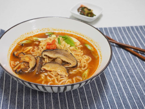 Asiatisches Essen Ramen, Instant Ramen - Foto, Bild