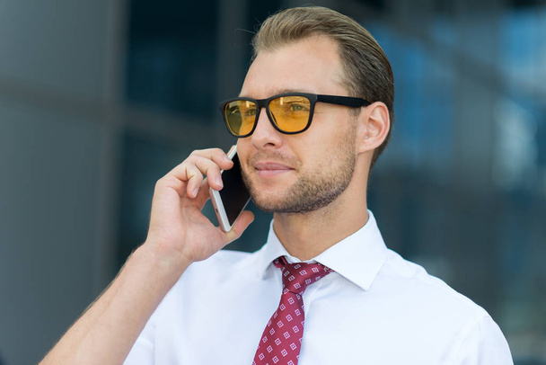 Business man talking on the phone - Photo, image