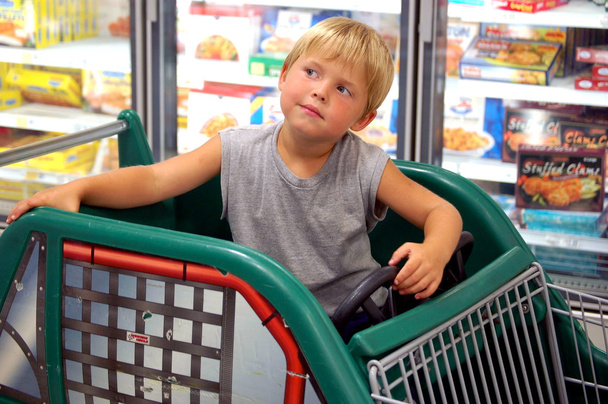 Nuori Supermarket kuljettaja
 - Valokuva, kuva