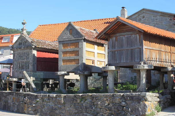 Horreos, традиційна Ґалісійська granary в рибальські села Combarro. Галичини, Іспанія - Фото, зображення