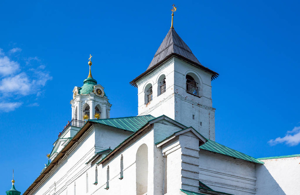 Russia, Yaroslavi, architectures of the Monastery of the Savior - Foto, Imagen