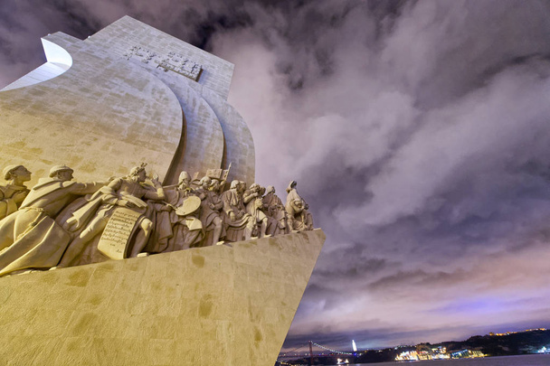 Pedrao dos Descobrimentos at night. It is a monument that is dedicated to the Portuguese who took part in the Age of Discovery in Belem. - Photo, Image