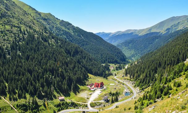 The Transfagarasan mountain road, located in Romania. - Фото, зображення