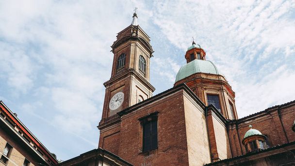 Kilátás nyílik a régi város központjában, Bologna, Olaszország - Fotó, kép
