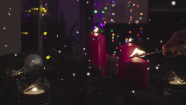 Animação Buon Natale - Feliz Natal em italiano, letras brancas e velas vermelhas
 - Filmagem, Vídeo