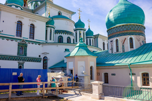 Istra, Ρωσία - Ιούλιος 2015: Ανάσταση «Νέα Ιερουσαλήμ» ανδρική Σταυροπηγιακή Μονή - Φωτογραφία, εικόνα