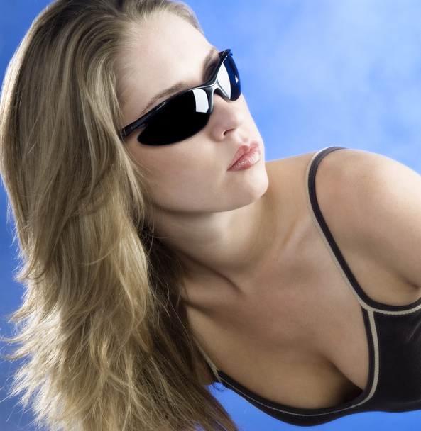 Beautiful blond in sunglasses - Foto, imagen