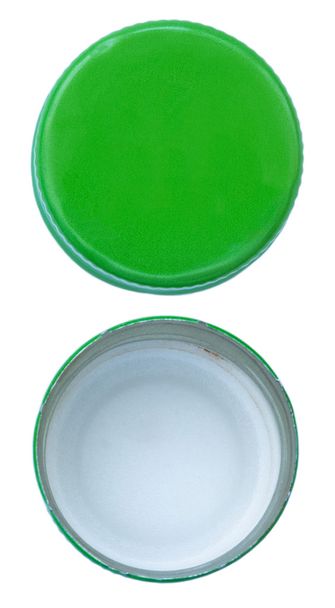 Deux côtés d'un bouchon de bouteille en métal vert
 - Photo, image