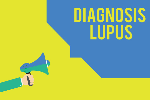 Scrittura di testi Diagnosis Lupus. Il concetto di business per l'esame delle urine mostra un aumento del livello proteico
 - Foto, immagini