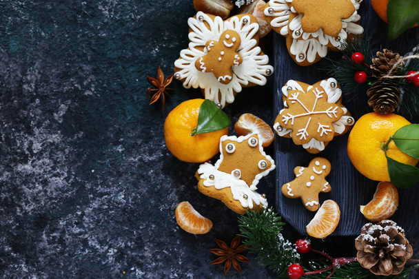 Mézeskalács és Christmas tree holiday dekorációk - Fotó, kép