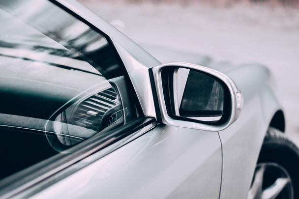 The mirror from the car Mercedes - Фото, зображення