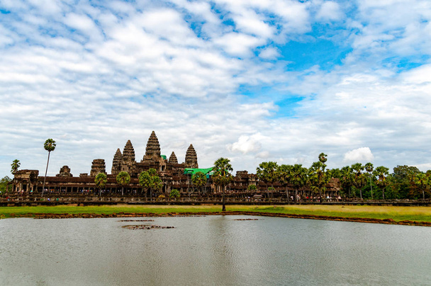 A távolból - a kambodzsai Angkor Wat - Fotó, kép