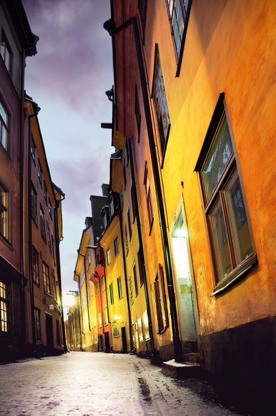 Calle estrecha en Stocholm
 - Foto, imagen