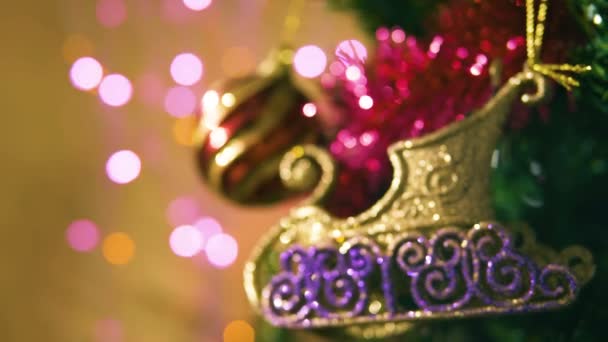 Images de sapin Noël décoré avec collection de boules de Noël
 - Séquence, vidéo