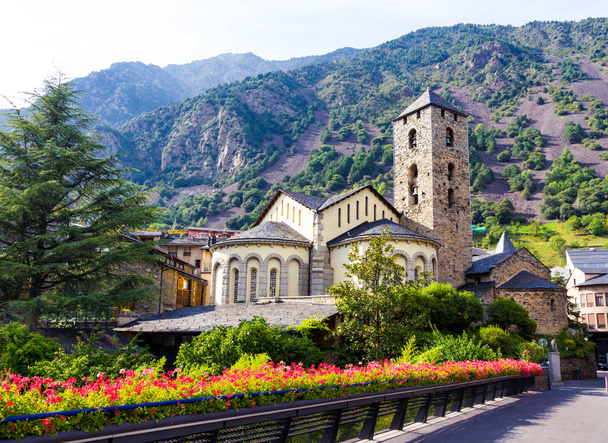 Iglesia de Sant Esteve situada en Andorra la Vella, Andorra
 - Foto, Imagen