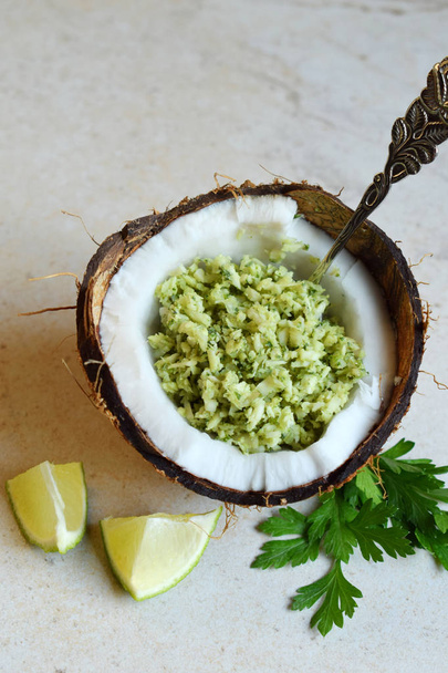 Coconut chutney with fresh parsley, cilantro and lemon juice. Popular Indian side dish. Gluten, Dairy, Grain free. AIP Autoimmune Paleo - Фото, изображение