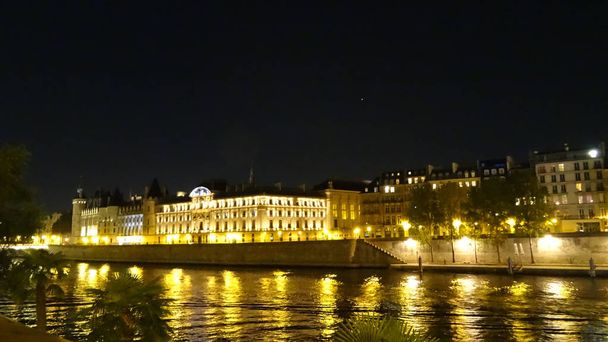 Párizs a gyönyörű város Franciaországban. Ősz 2018, építészet - Fotó, kép