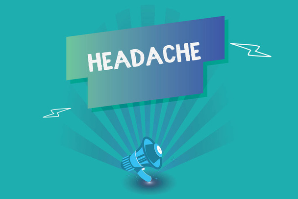 Uwaga: pisanie Wyświetlono ból głowy. Biznesowe zdjęcie prezentujący ciągły ból głowy oznak stresu i niepokoju emocjonalnego - Zdjęcie, obraz