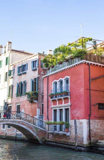 antiguos edificios tradicionales en el Gran Canal de Venecia, Italia
 - Foto, Imagen