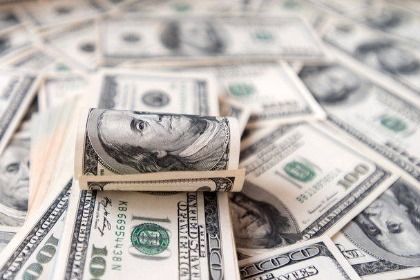 Close Up della pila di dollari come sfondo
. - Foto, immagini