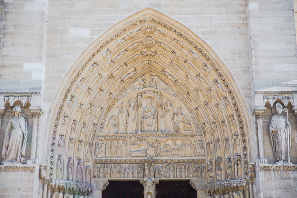     Παρίσι, ο Καθεδρικός Ναός Notre-Dame για το Ιλ ντε λα Σιτέ, λεπτομέρεια  - Φωτογραφία, εικόνα