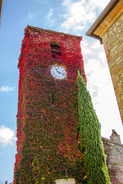 Torre del reloj rojo, Frontino
 - Foto, imagen