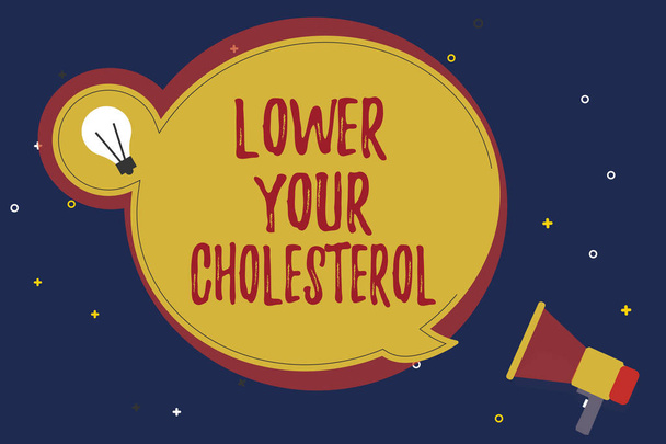 Word tekst intoetsen lagere uw Cholesterol. Businessconcept voor verminderen de inname van vet voedsel regelmatige lichaamsbeweging - Foto, afbeelding