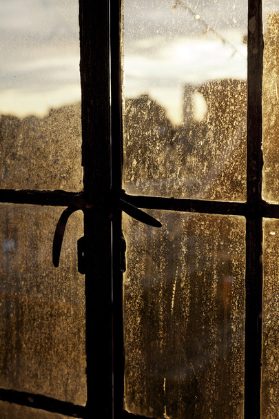 Délutáni nap hátsó világítás ólomüveg ablak - Fotó, kép