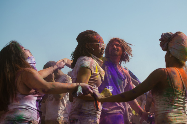 célébrer Holi Festival des couleurs
 - Photo, image