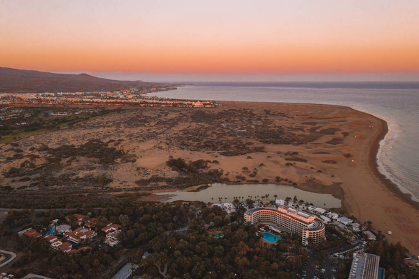 Aerial view of the Gran Canaria island during sunset. Beautiful beach near Maspalomas dunes and Meloneras district.  - Foto, Imagem
