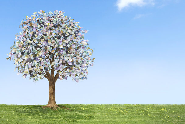 Árvore de dinheiro euro crescendo em terra verde com um céu azul
. - Foto, Imagem