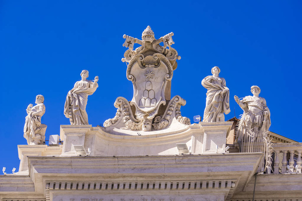 Vatikan - 25 Eylül 2018: St. Peter's Bazilikası Vatikan detay. Dünyanın en büyük kilise binası olduğunu. - Fotoğraf, Görsel