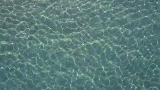 Vista aérea das reflexões de água no mar
 - Filmagem, Vídeo