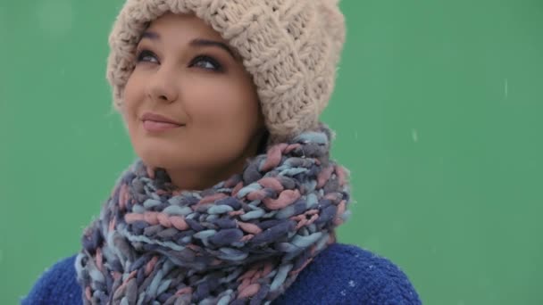 Winter young woman portrait. - Záběry, video