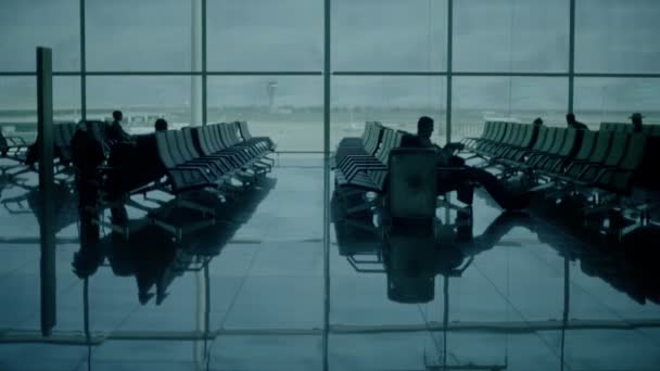 Vár a lounge-ban üres terminál hub - Felvétel, videó