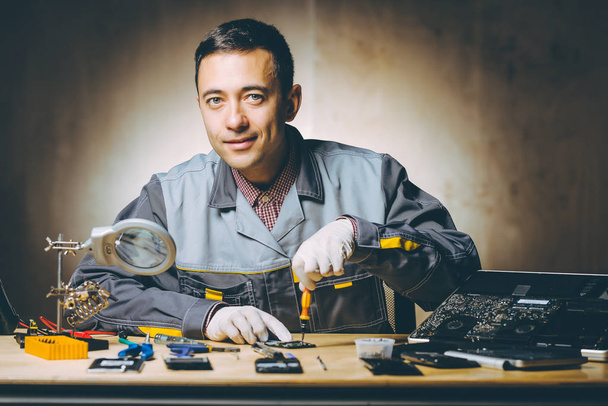 service repair electronics - Fotografie, Obrázek