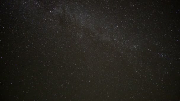 Ночное время Лапс звезд с плоскими тропами, северное полушарие
 - Кадры, видео