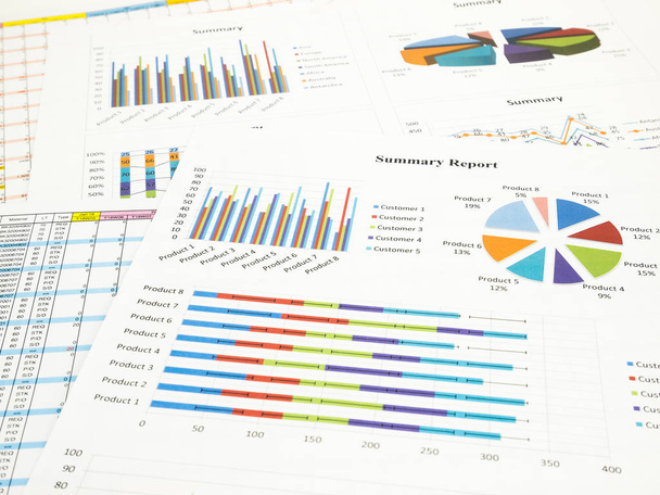 Üzleti diagramok és a jelentés információkat háttér a pénzügyi és gazdasági koncepciók. - Fotó, kép